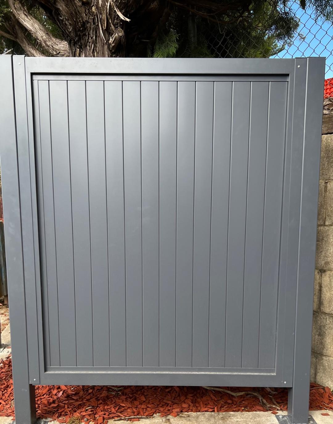 Aluminium Fencing Sydney - Vertical slats with no gaps